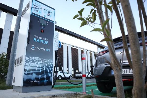 PowerDot lève 150 millions d’euros pour déployer ses bornes de recharge pour voitures électriques